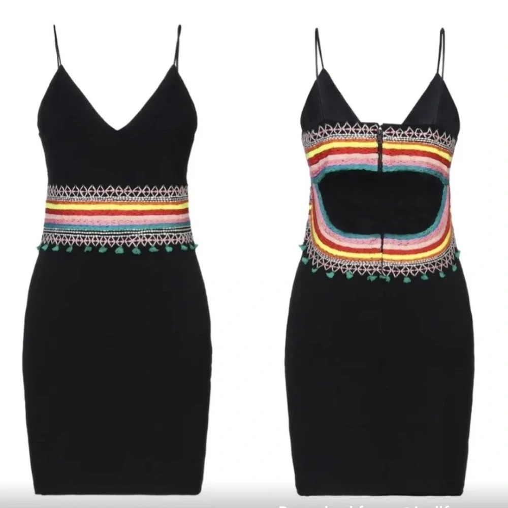 Alice + Olivia Loralee Embroidered Cutout - Picture 4 of 4